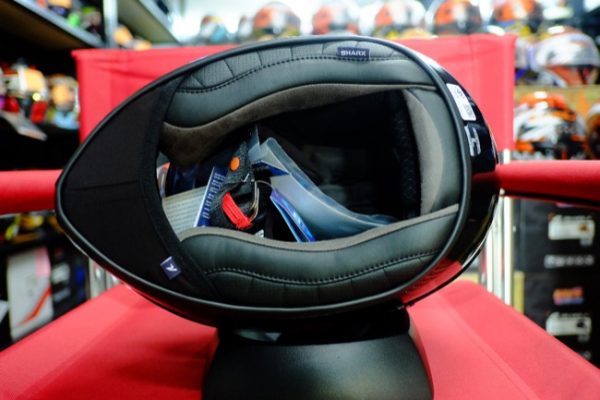 หมวกกันน็อค Shark รุ่น Spartan RS Carbon มีแว่นกันแดด แถมชิลด์ดำ - Image 9