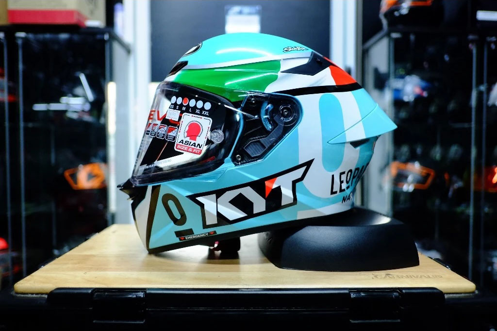 หมวกกันน็อค KYT รุ่น TT-Revo LEOPARD TRICOLORE ชิลด์หน้าสีใส รูปทรงสปอร์ต แถมสปอยเลอร์ทุกใบ