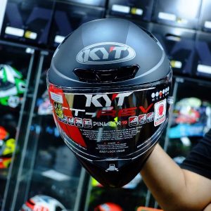 Alternative view of หมวกกันน็อค KYT รุ่น TT-Revo สีดำด้าน ชิลด์หน้าสีใส รูปทรงสปอร์ต แถมสปอยเลอร์ทุกใบ