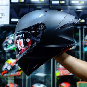 หมวกกันน็อค KYT รุ่น TT-Revo สีดำด้าน ชิลด์หน้าสีใส รูปทรงสปอร์ต แถมสปอยเลอร์ทุกใบ